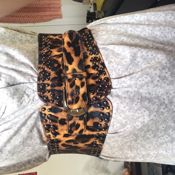 Y2K Studded Cheeta Print Waist Belt - Picture 6 of 7